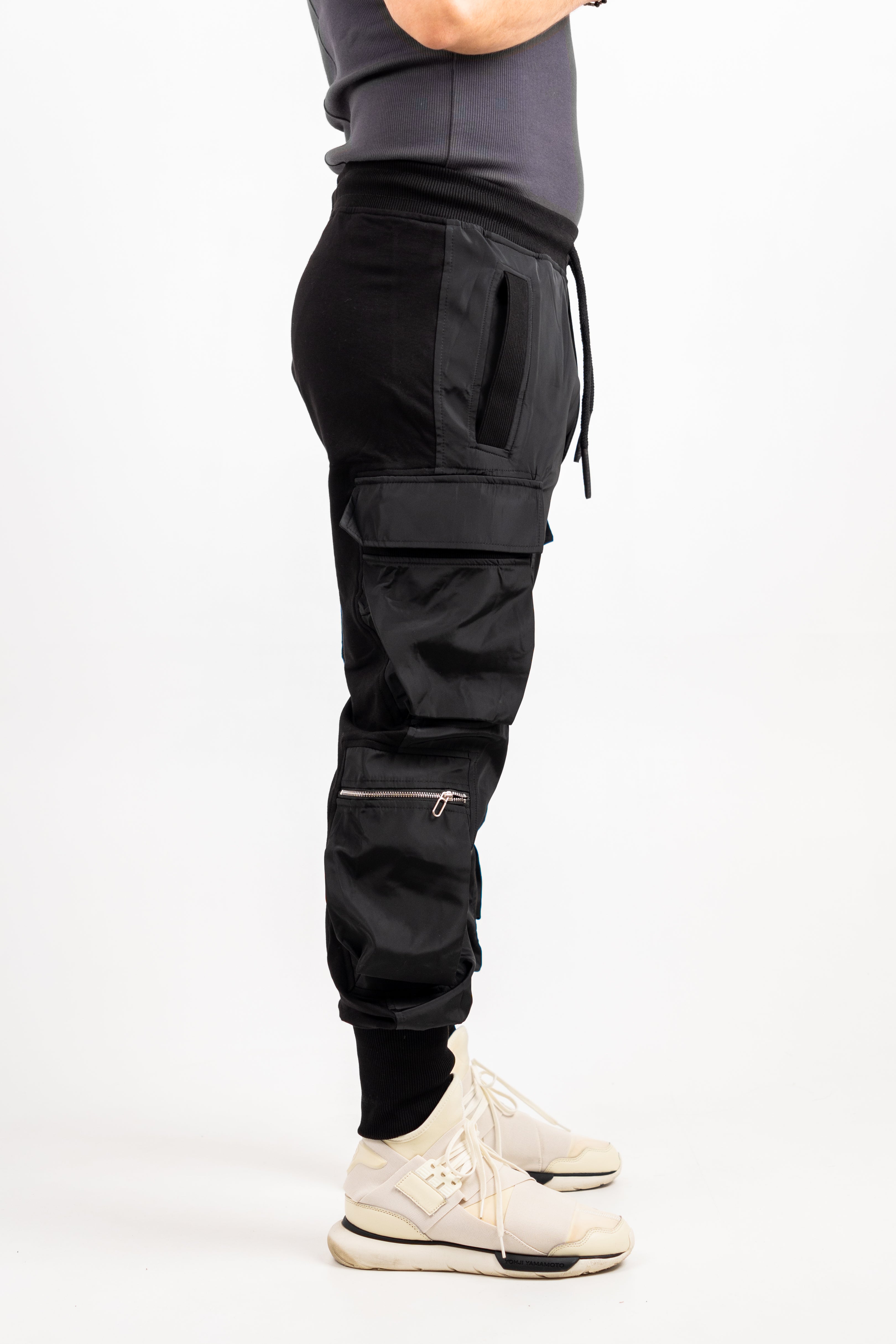 PANTOLON CU TUR CARGO NEGRU