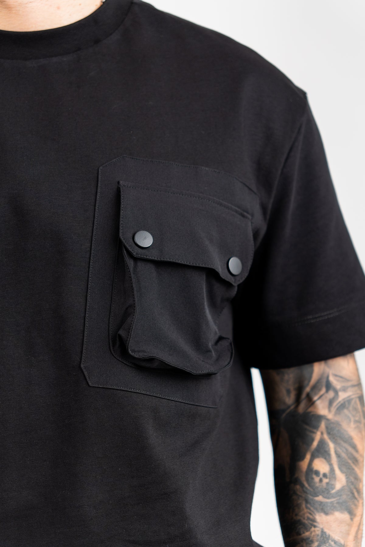 TRICOU PREMIUM NEGRU "THE POCKET"